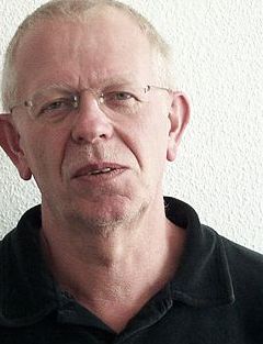 Rainer Rilling - seit 1986 Mitherausgeber der Blätter - veröffentlichte ...
