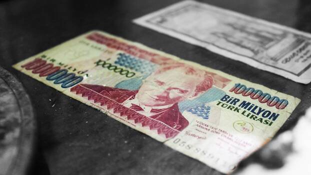 [Translate to en:] Alte Banknote über eine Million türkische Lira