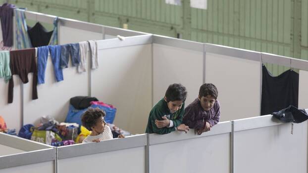 Notunterkunft fuer Fluechtlinge im ehemaligen Flughafen Tempelhof, 2015