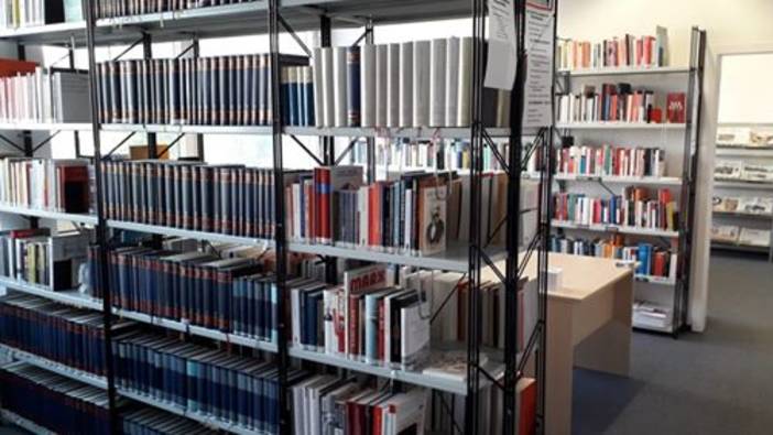 Die Bibliothek in den Mitteilungen des Förderkreises Archive und Bibliotheken zur Geschichte der Arbeiterbewegung e. V.