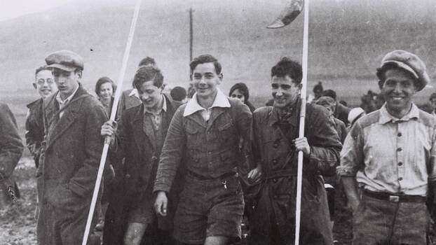 Februar 1934: Die erste Jugend-Alijah Gruppe aus Deutschland, unterwegs nach Kibbutz Ein Harod.