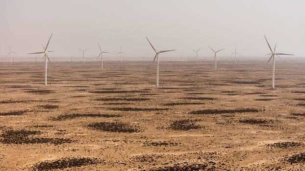 [Translate to en:] Windpark in der marokkanischen Wüste
