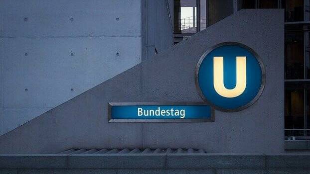 [Translate to en:] Die Ubahnstation am Bundestag