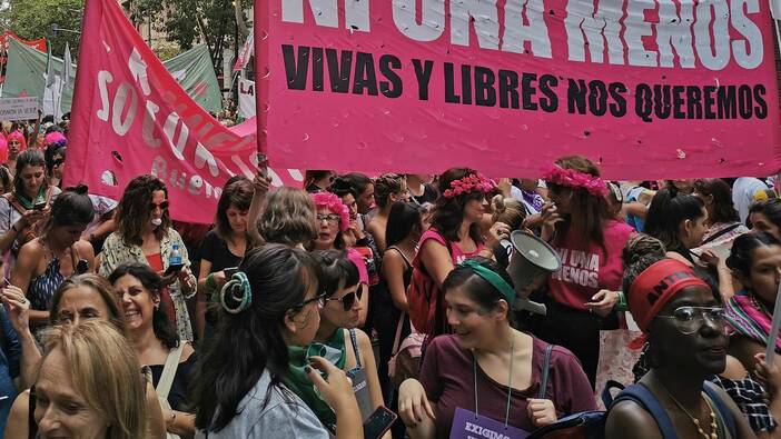 Beispiel Argentinien: Leitfaden zum Umgang mit sexistischer Gewalt