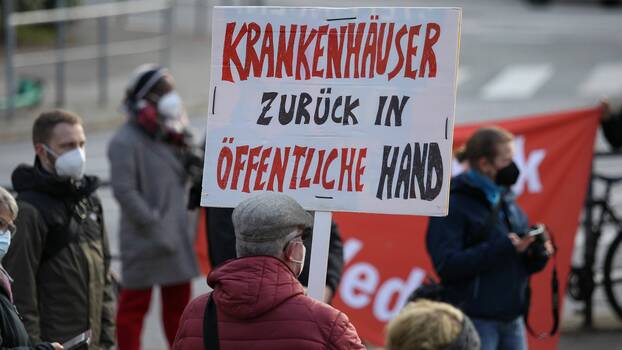 Demonstration von Pflegekräften des Universitätsklinikums Hamburg-Eppendorf gegen den Personalmangel, 4.3.2022