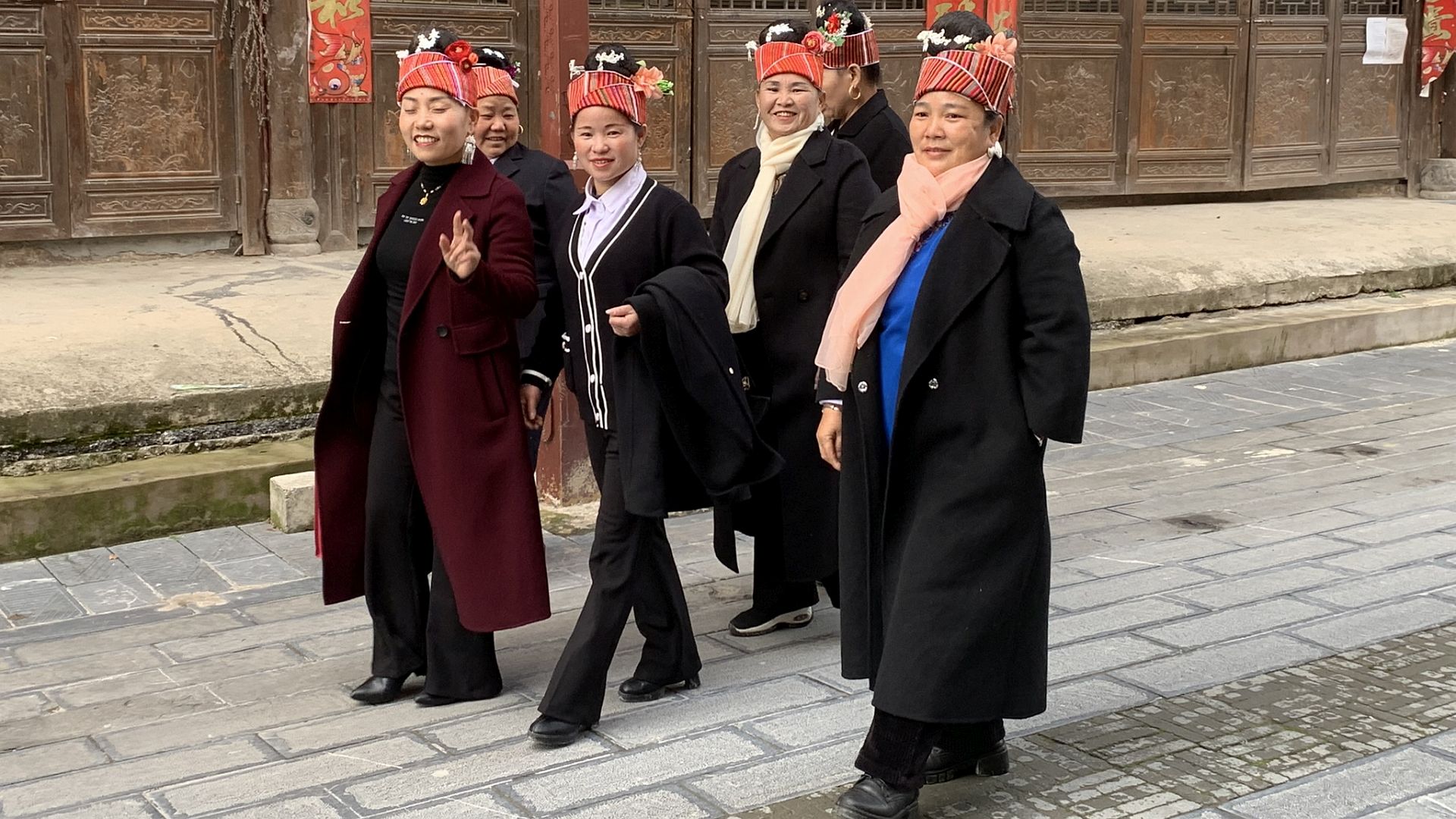 Gruppe von Miao Frauen in Shidong, China