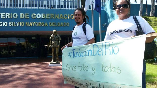 Protest von Fundación del Río vor einem Regierungsgebäude in Nicaragua