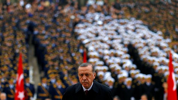 Tayyip Erdoğan bei der Zeremonie zum Tag der Republik am Mausoleum des Staatsgründers Ataturk in Anitkabir, Oktober 2016 (REUTERS/Umit Bektas)