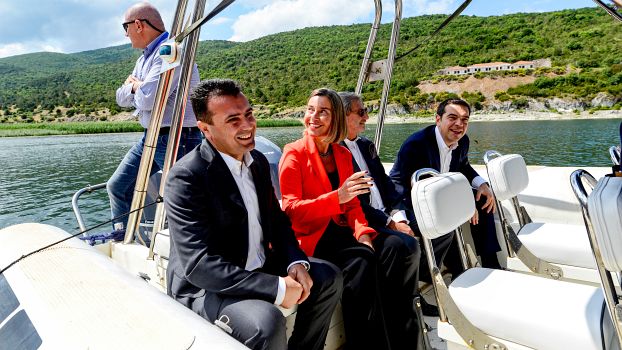 Federica Mogherini, Johannes Hahn, Zoran Zaev und Alexis Tsipras 2018