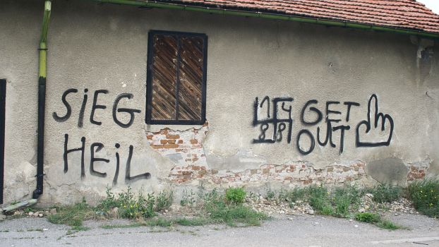 Graffiti in der Nähe des Flüchtlingslagers in Vrashdebna/Sofia