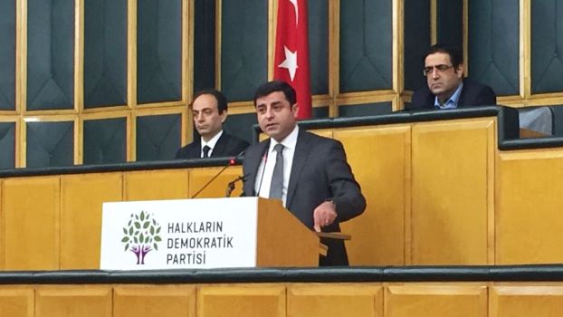 Demirtas bei einer Sitzung im Parlament (2016)