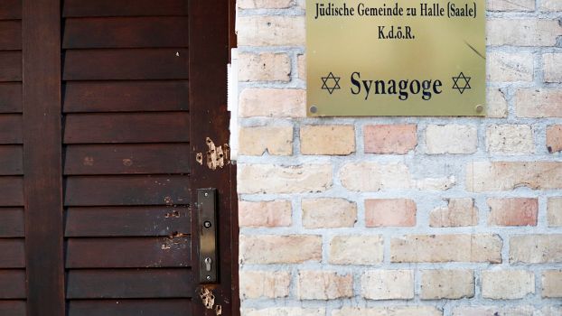 Halle, 10. Oktober 2019: Tür der Synagoge 